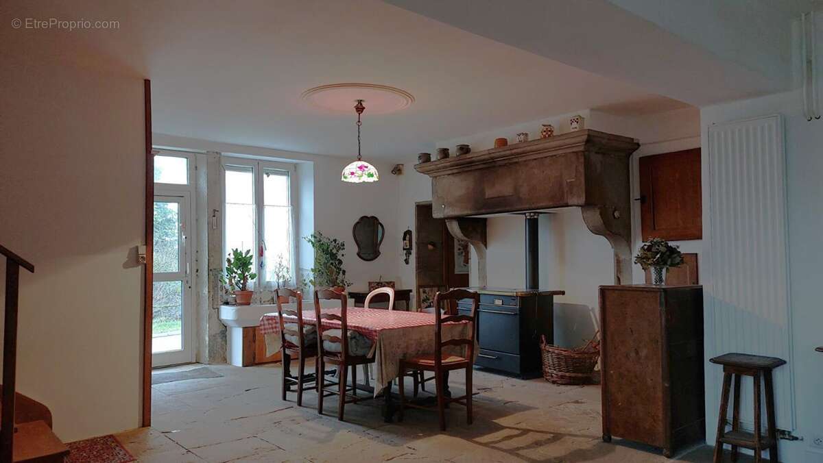 Maison secteur Monthureux sur Saone 6 pièce(s) 193 m2 jardin - photo 3