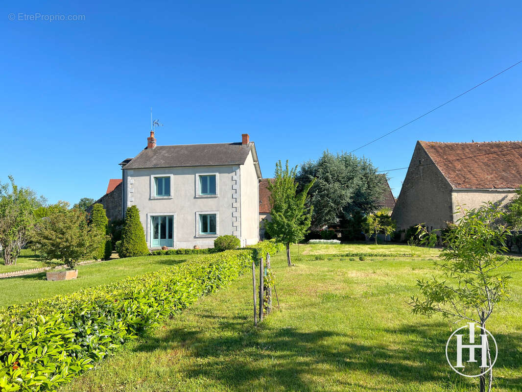 Maison à ORCENAIS