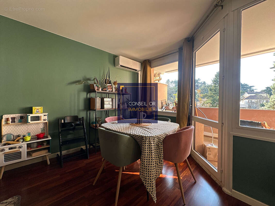 Appartement à OULLINS