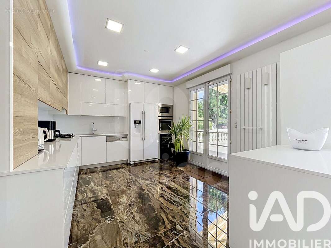 Maison 313 m² à Bry-Sur-Marne  - photo 3