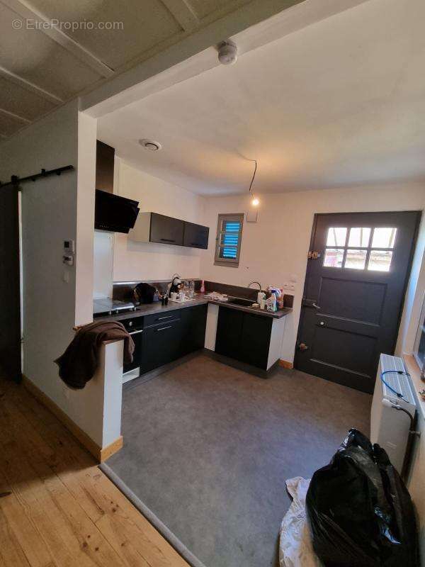 Autre à VARENNES-VAUZELLES