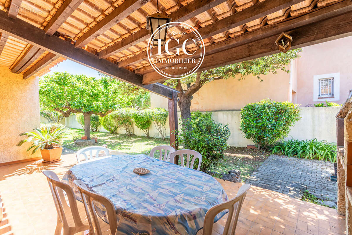 Maison à CHATEAUNEUF-LES-MARTIGUES