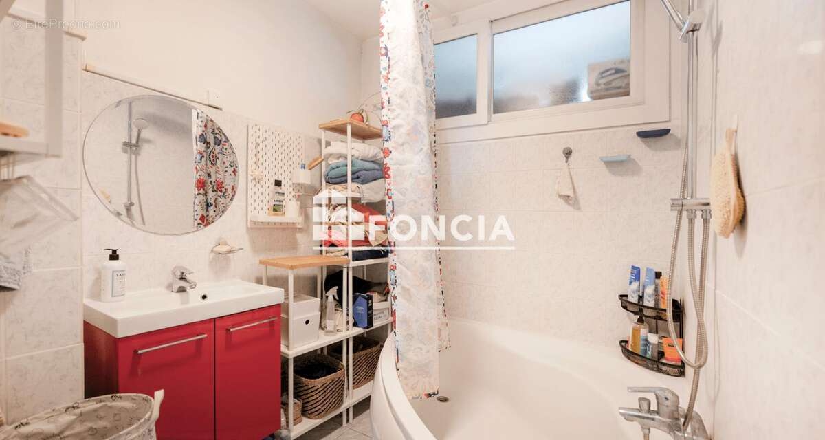 Appartement à LA CHAPELLE-SAINT-MESMIN