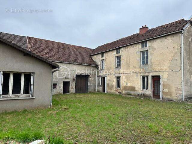 Ensemble immobilier - 250 m2 - photo 2