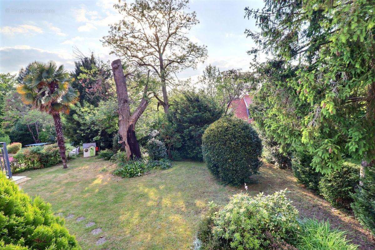 Maison à LA CELLE-SAINT-CLOUD