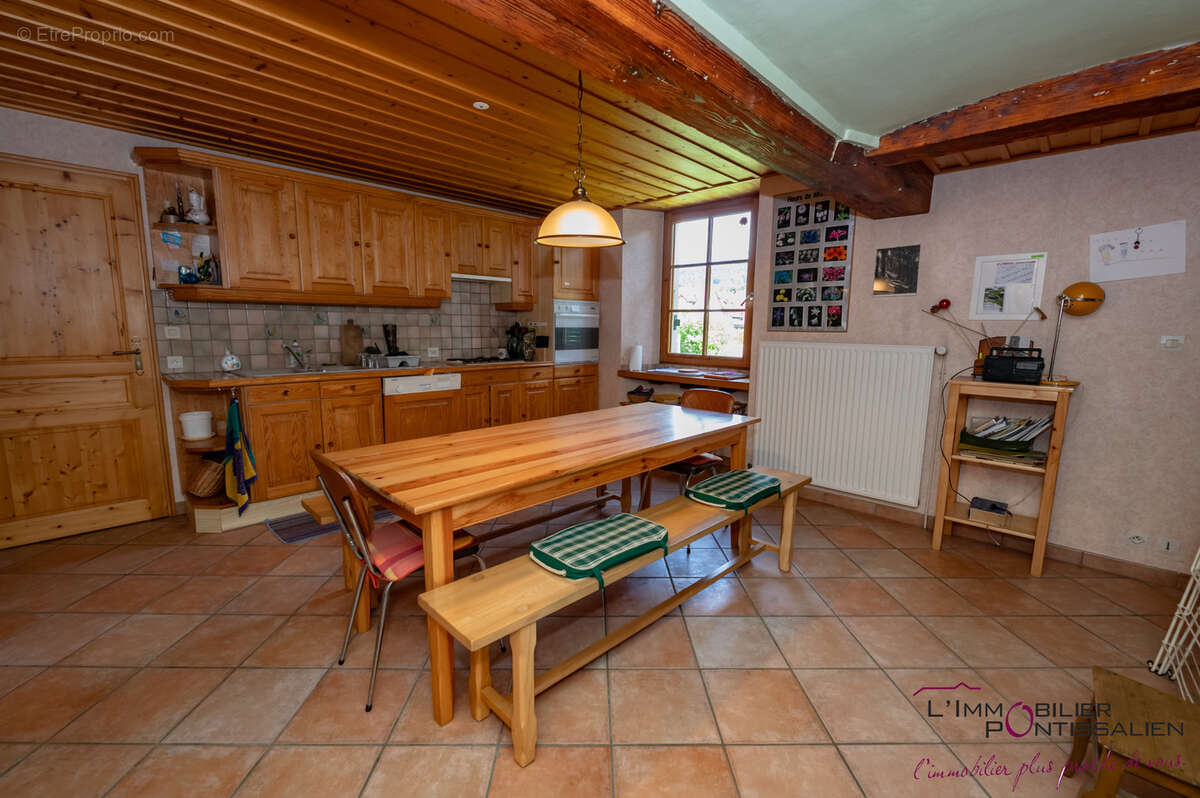 Maison à ROCHEJEAN
