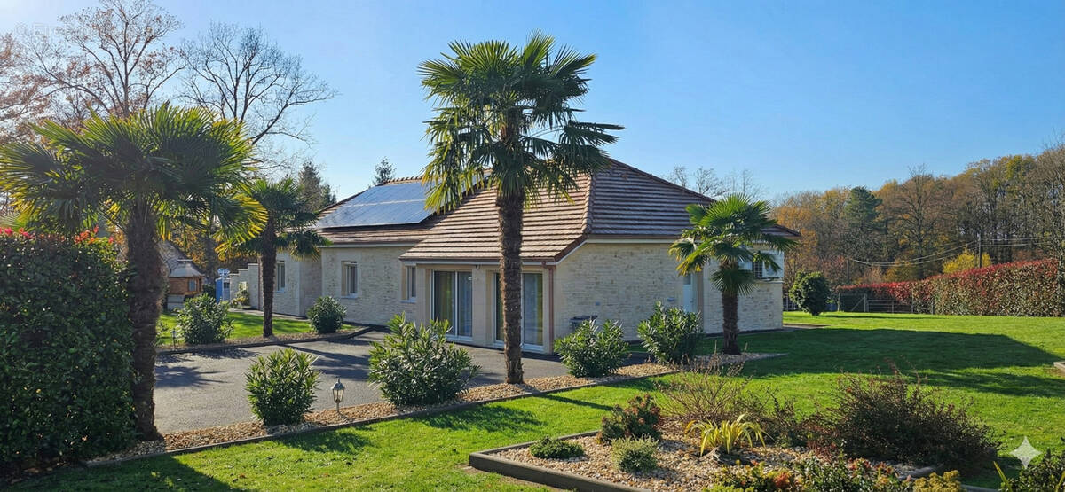 Photo 1 - Maison à SAINT-YRIEIX-LA-PERCHE