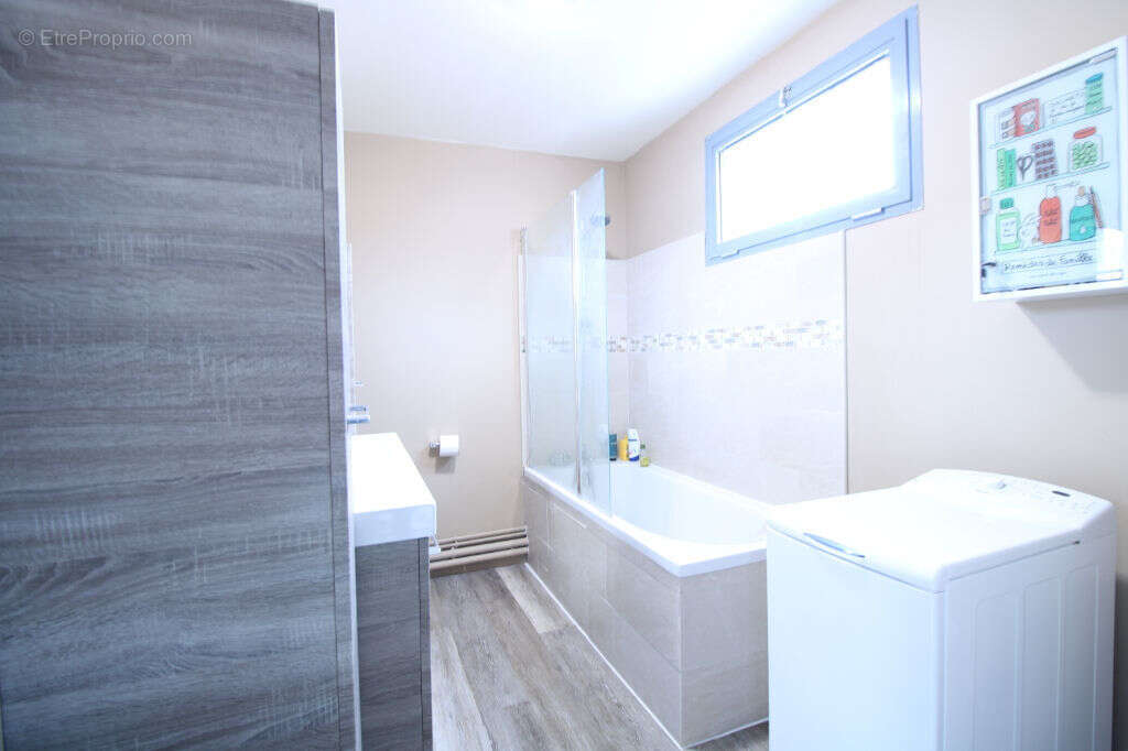 Appartement à BRIE-COMTE-ROBERT