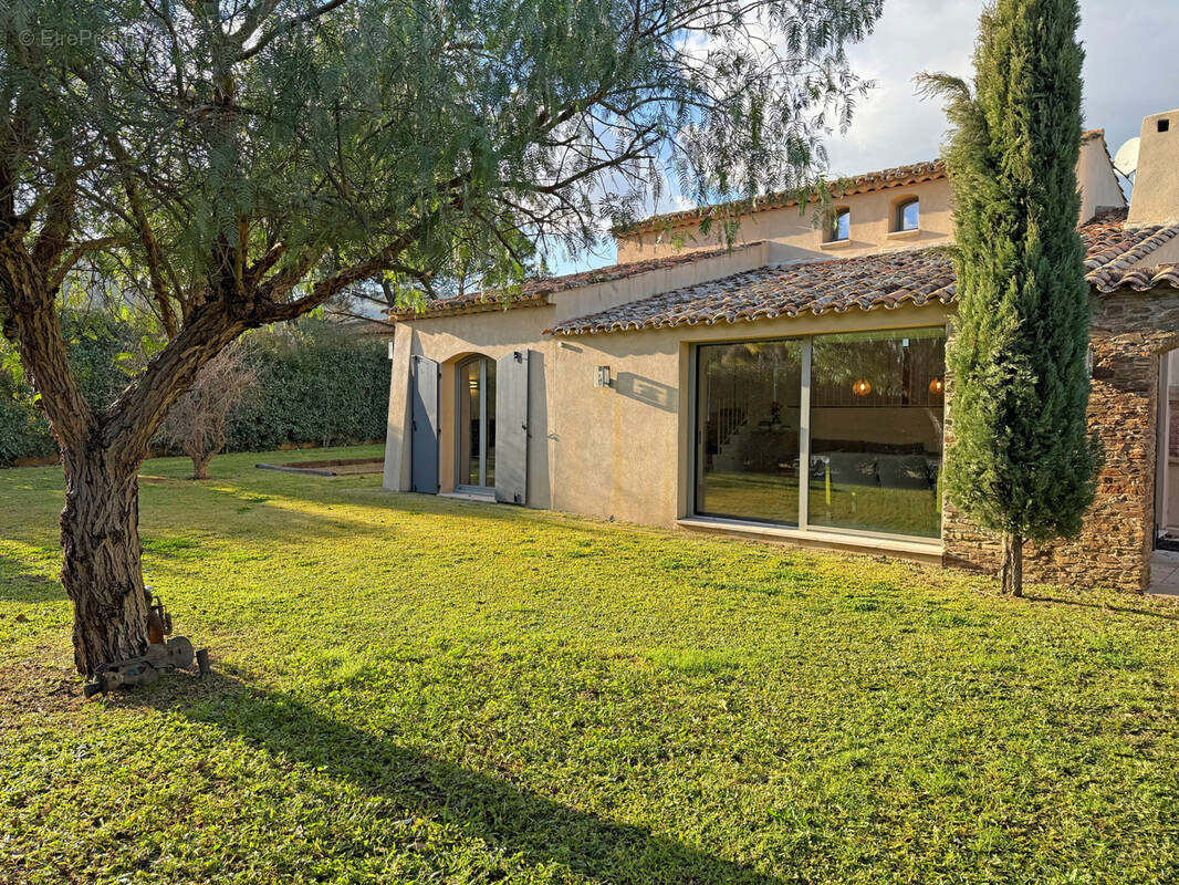 Maison à PLAN-DE-LA-TOUR