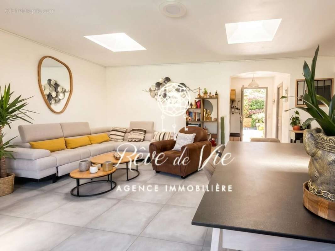 Maison à BORMES-LES-MIMOSAS