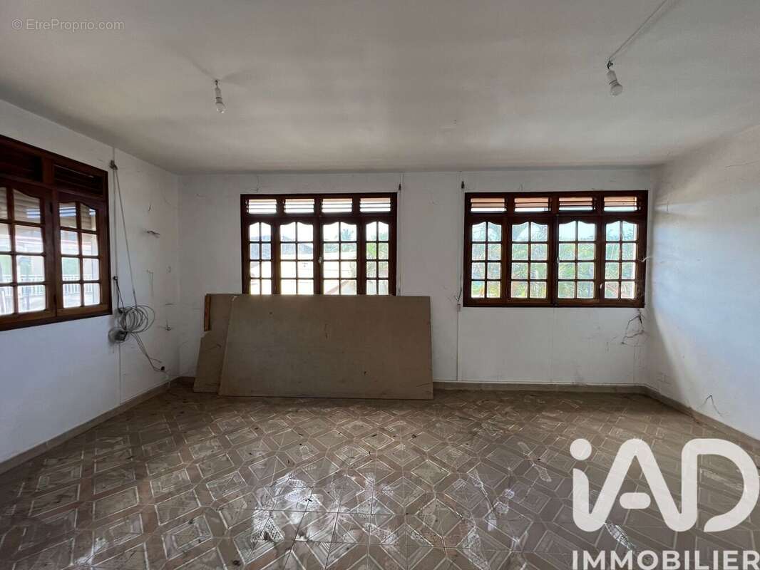 Maison 144 m² à Baillif  - photo 8