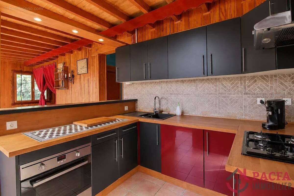 ARFONS - Maison esprit chalet sur 1730 m² de terrain. - photo 8