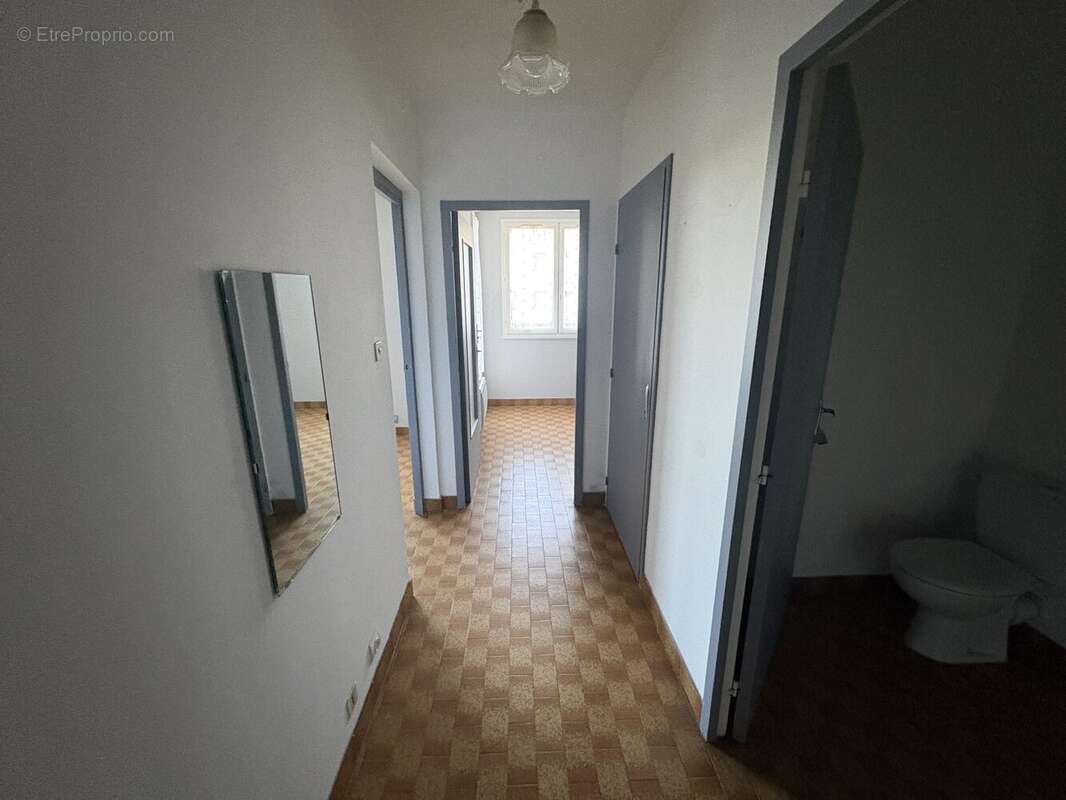 Appartement 36 m² à Aubenas  - photo 8