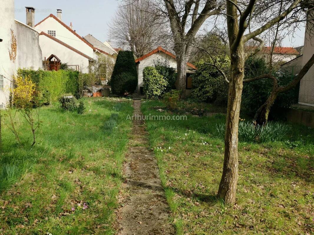 Terrain à GOURNAY-SUR-MARNE