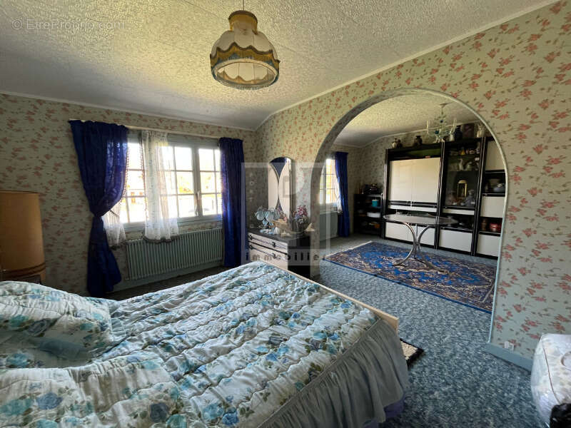 Maison à VERNOU-LA-CELLE-SUR-SEINE