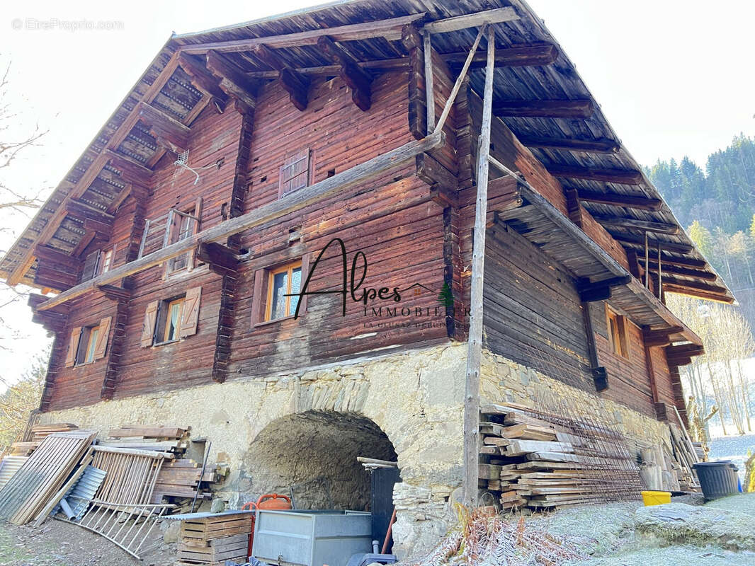 Facade - Maison à LA CLUSAZ