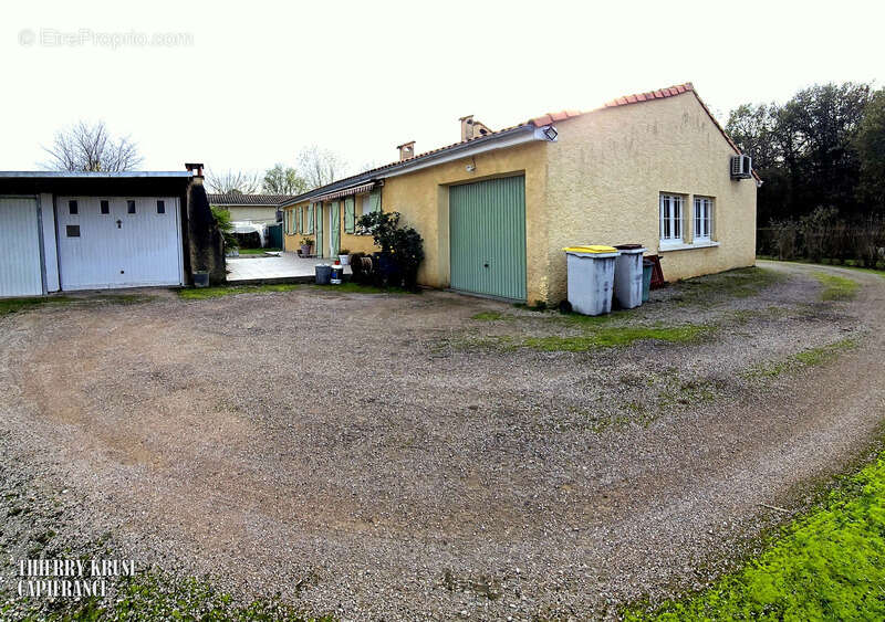 Maison à SAINT-ETIENNE-DE-TULMONT