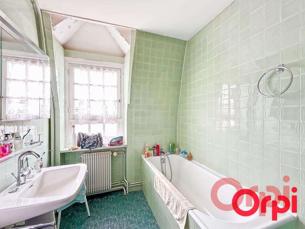 Maison à SAINT-AMAND-MONTROND