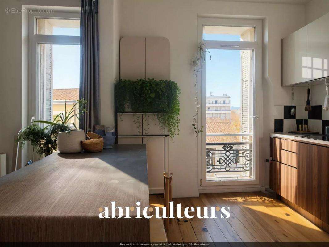 Appartement à MARSEILLE-5E