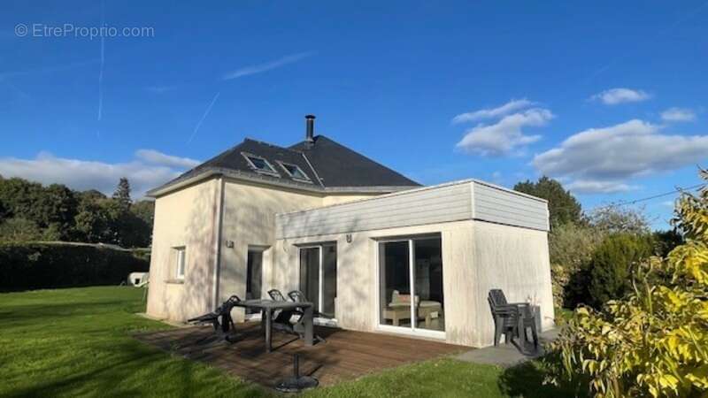 Maison à MUR-DE-BRETAGNE