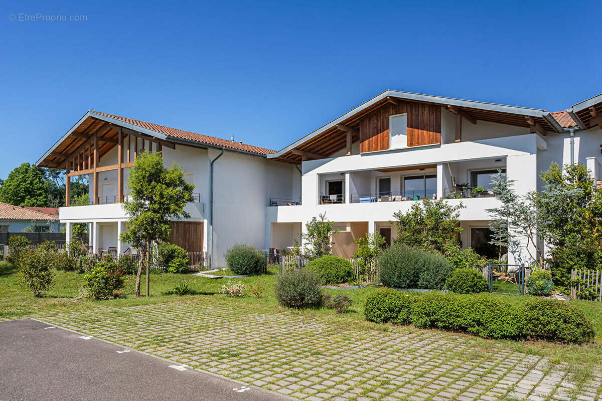 Appartement 3 pièces avec terrasse et garage - photo 2