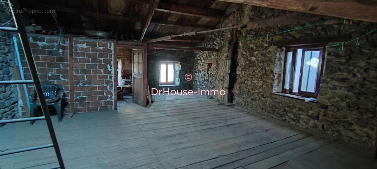 Maison à SAINT-GEORGES-D&#039;AURAC