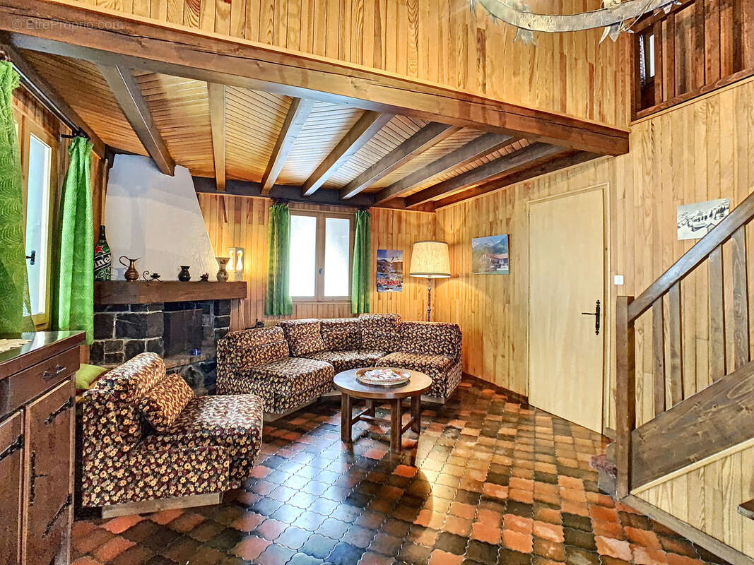 Chalet de 150 m2   Opportunité de rénovation   Les Gets - photo 3