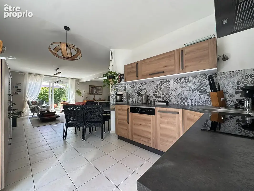 Maison familiale  de 5 pièces avec jardin _ Clermont Créans - photo 4