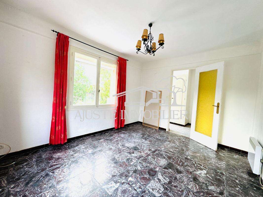 Maison à LA FARE-LES-OLIVIERS