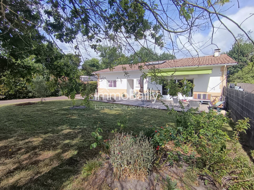 Maison à LEOGNAN