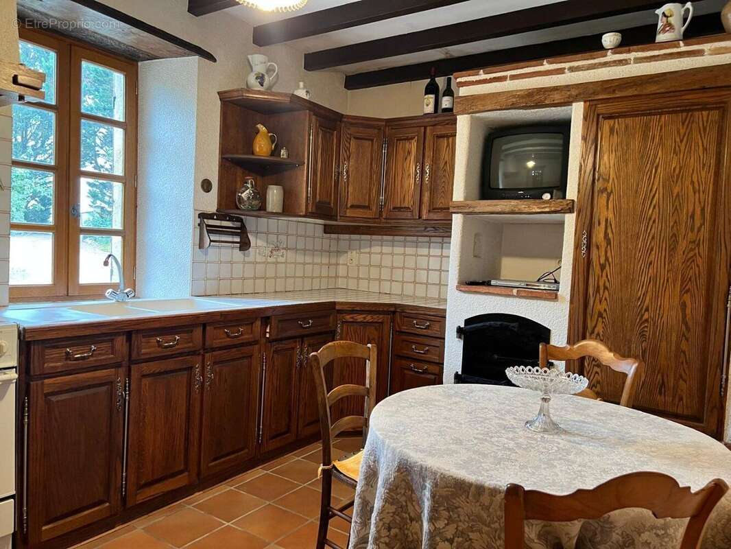 Maison à SAINTE-MERE
