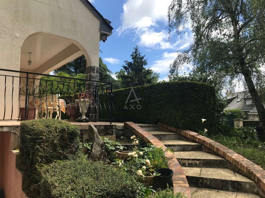 Maison 99 m² à Avrille  - photo 2