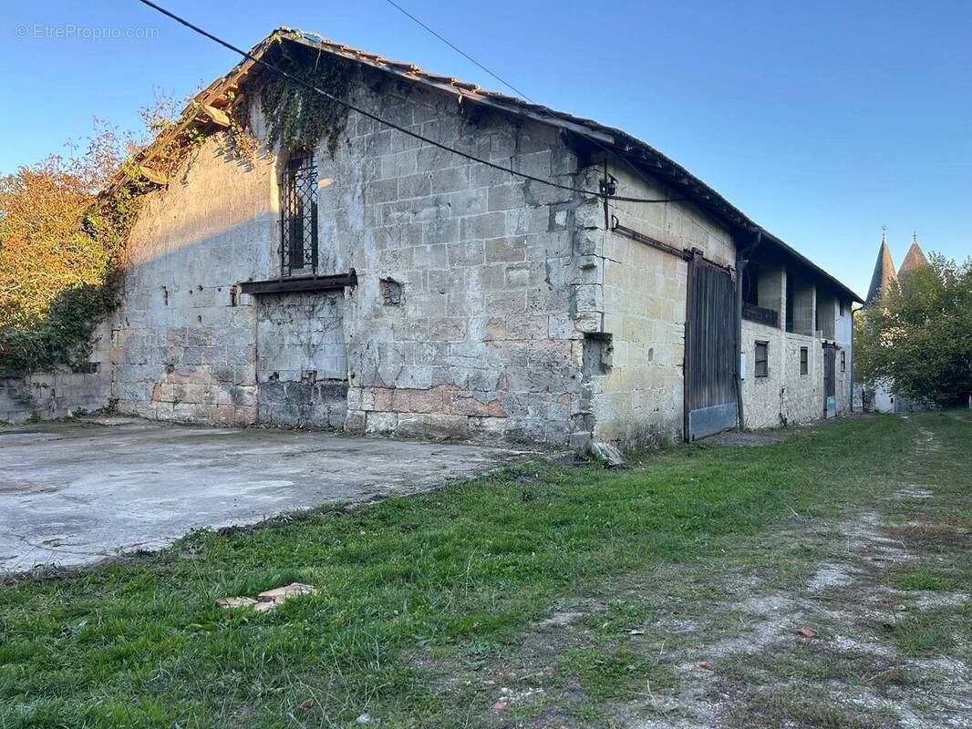 Appartement à FARGUES-SAINT-HILAIRE