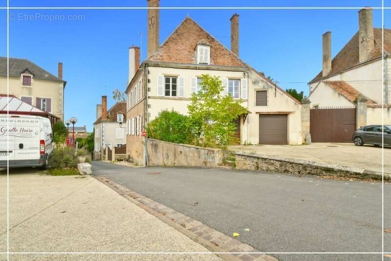 Maison à CHATEAUMEILLANT