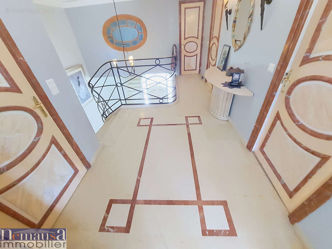 Propriété 200m2 avec Matériaux Nobles secteur bas Planette - photo 30