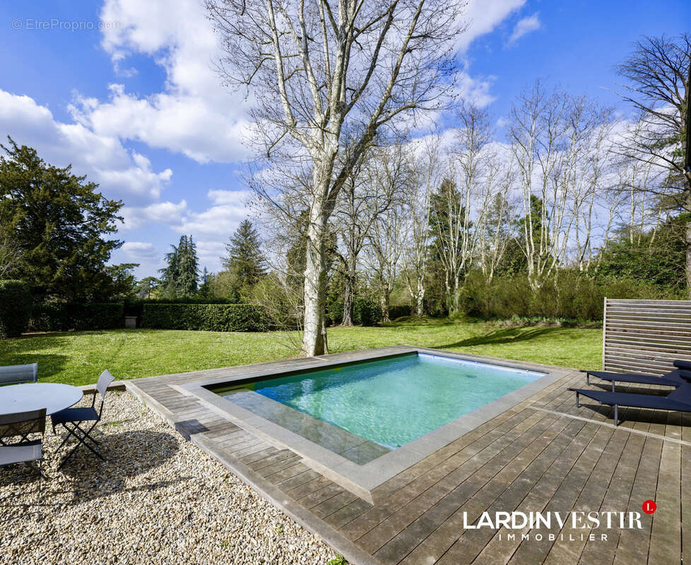 Maison à SAINT-GENIS-LAVAL