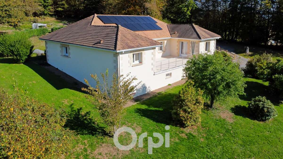 Maison à CHATELUS-LE-MARCHEIX