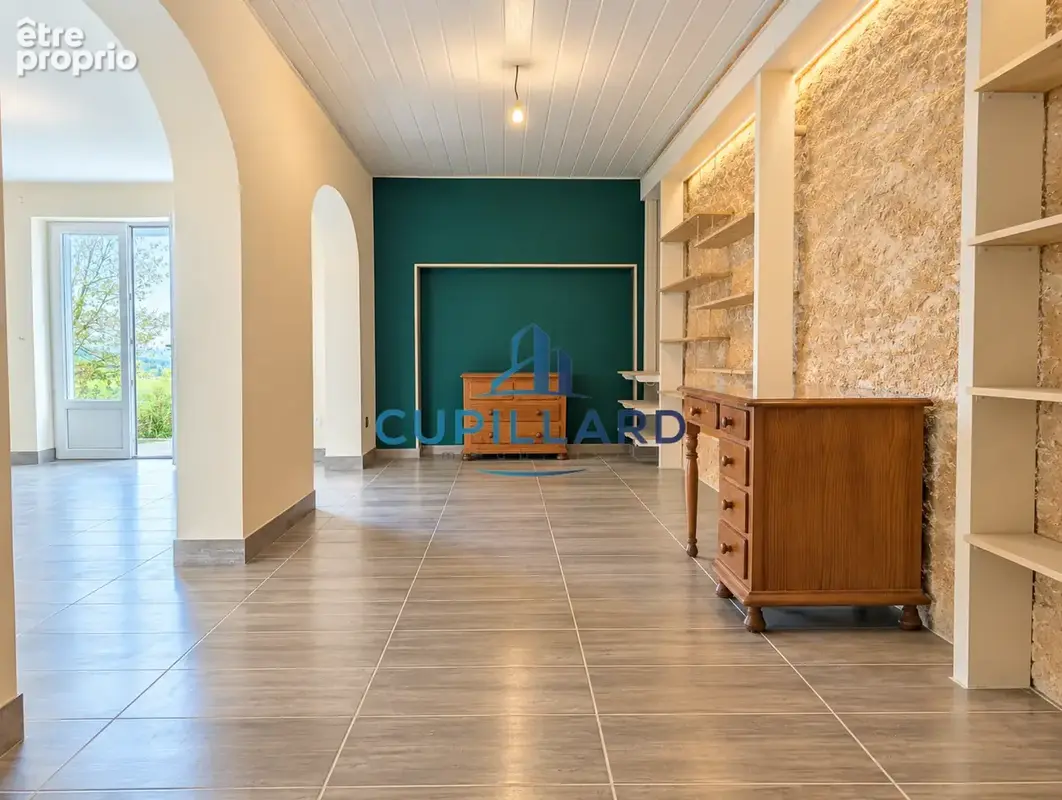 Saint-martin-d’estreaux   corps de ferme rénové avec 6 ha - photo 5