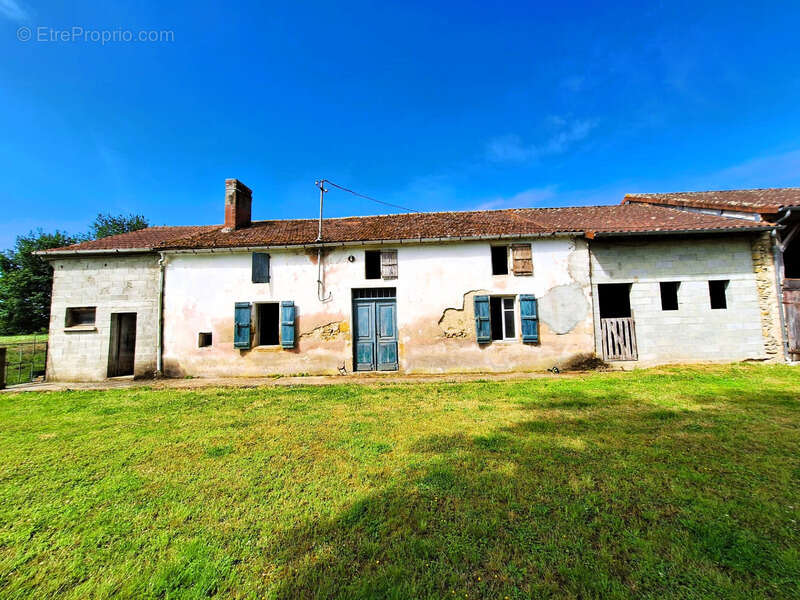 Corps de ferme à aménager avec dépendances et plus de 7 000 m² de terrain  Plaisance-du-Gers - photo 3