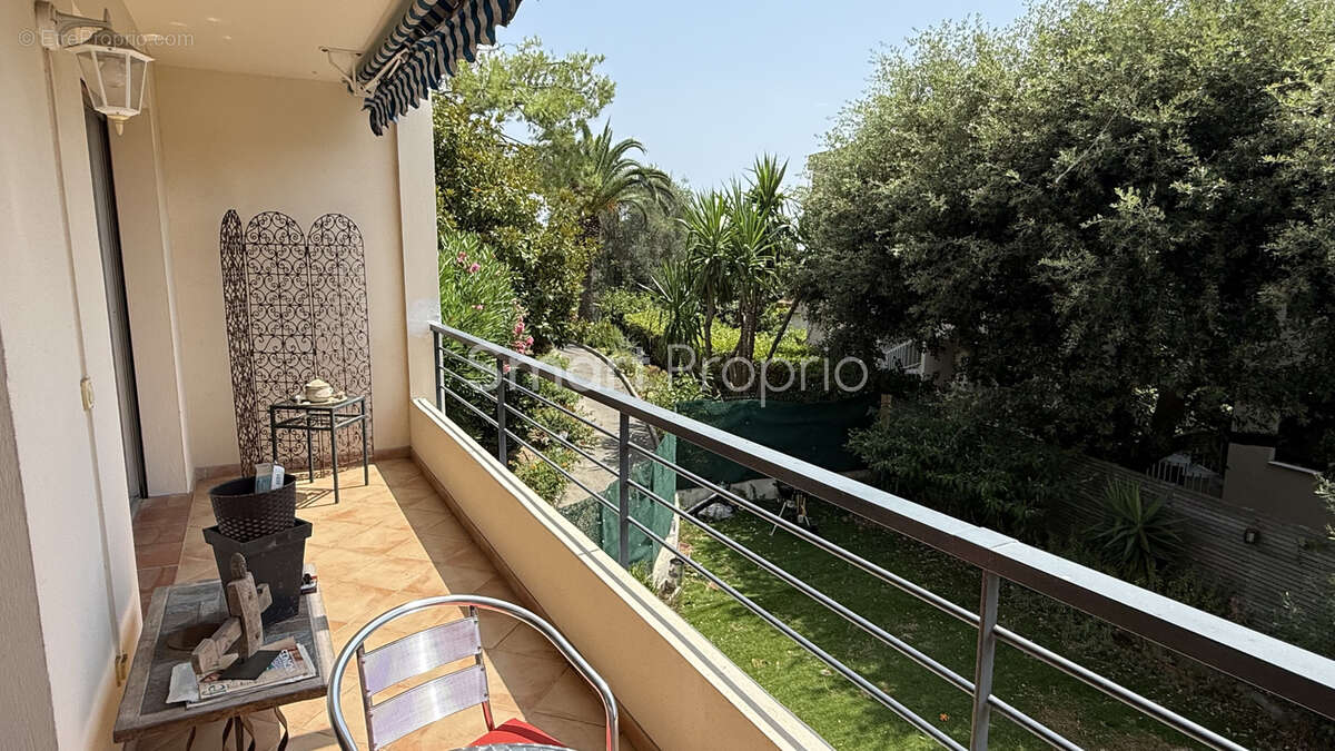 Le Cannet - Spacieux 3 pièces de 70 m2 rénové avec terrasse et garage fermé - photo 8