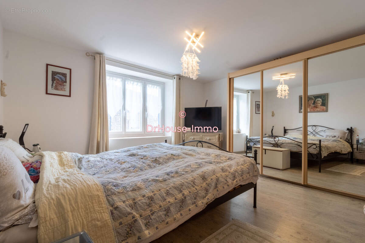 Maison 132 m² à Saint-Denis  - photo 10