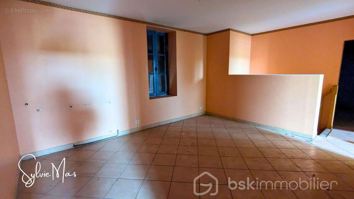 Appartement à FUMEL