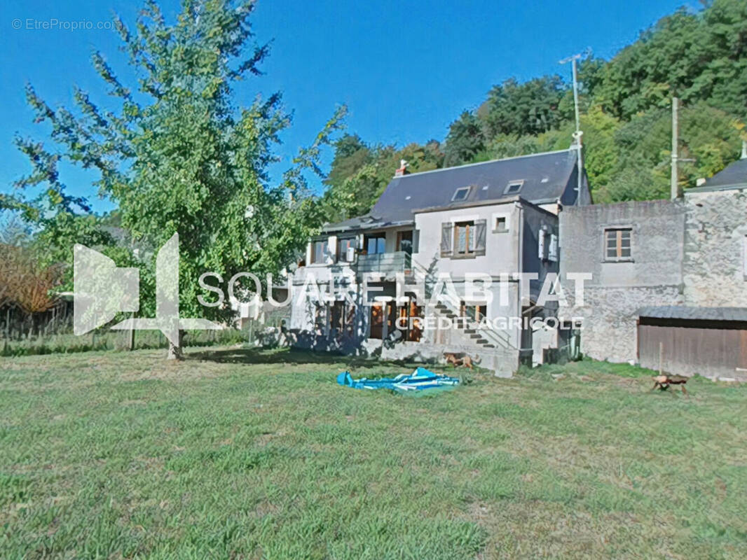 Maison à VILLAINES-LES-ROCHERS