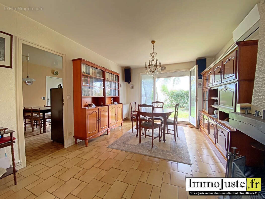 Maison 140 m² à Les Essarts-Le-Roi  - photo 7