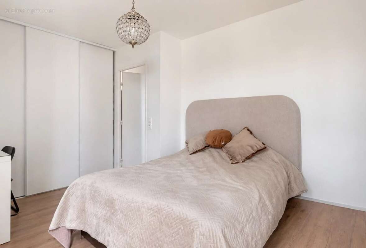 94200 ivry sur seine immeuble recent (2018) 3 pieces 63.42 m² avec un parking et une terrasse de 86 m² - photo 7