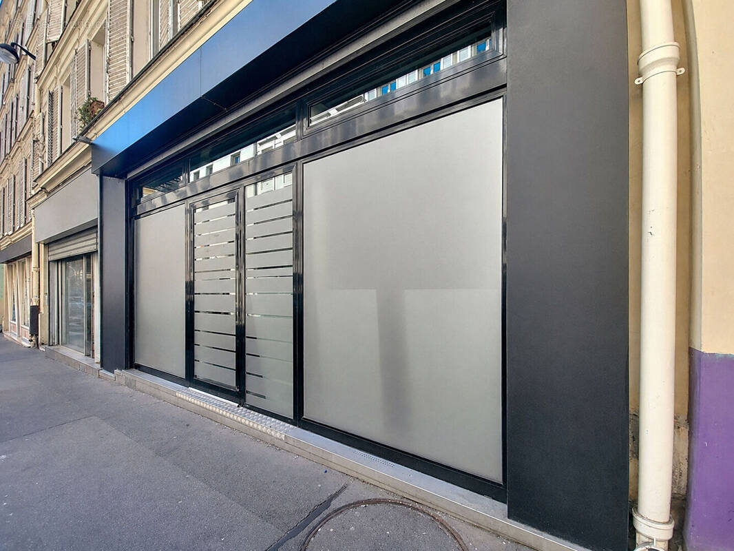 Commerce à PARIS-9E