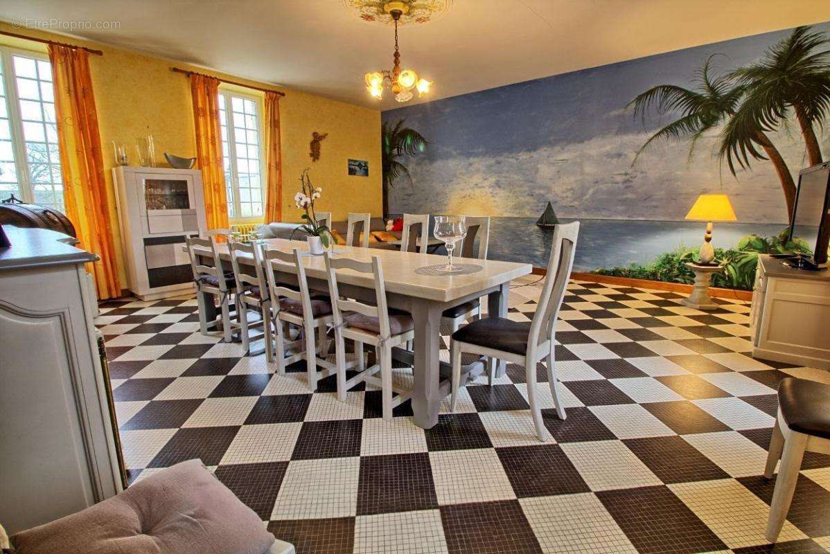 Maison à PUTOT-EN-BESSIN