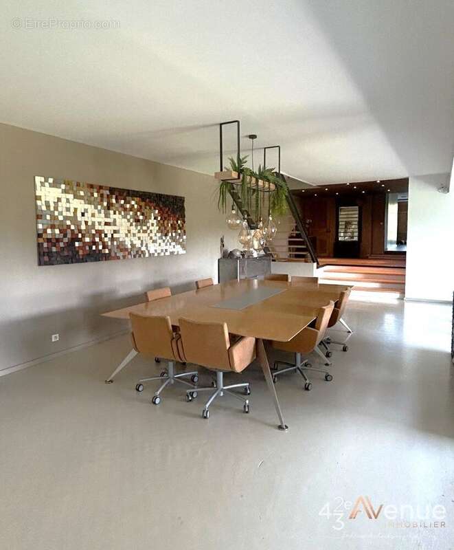 Maison 375 m² à Larajasse  - photo 8