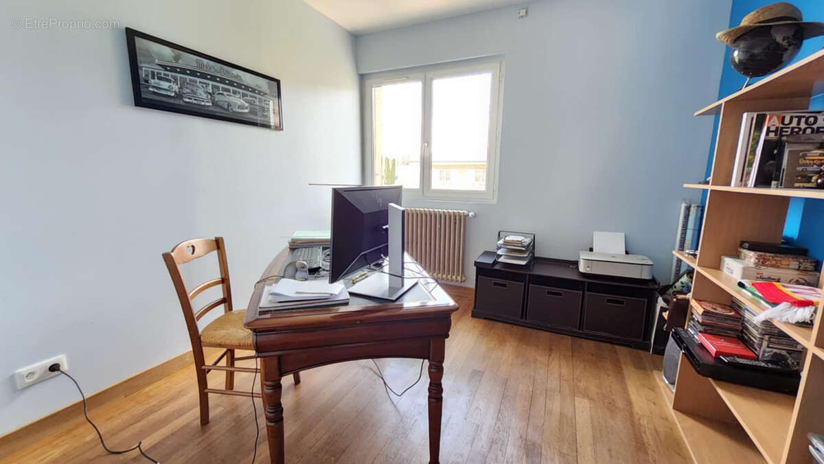 Maison à MONTREAL-LA-CLUSE