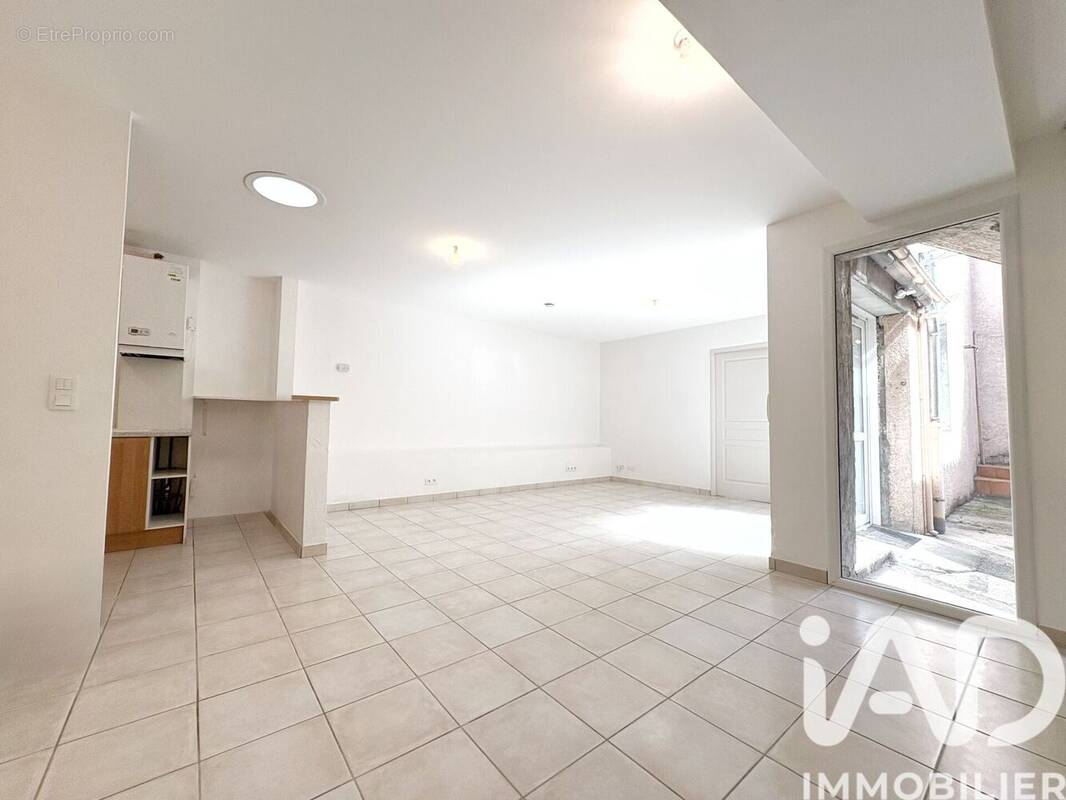 Photo 1 - Appartement à SALAISE-SUR-SANNE